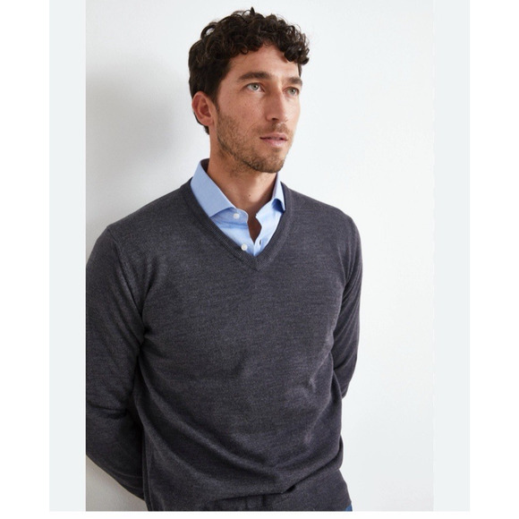 John W Nordstrom JWN Sweater 100% Italian Merino Wool Medium V Neck Lightweight - Picture 1 of 5